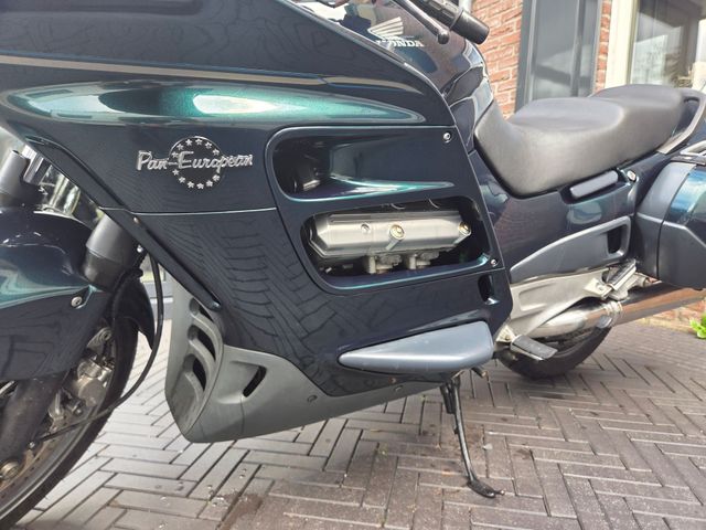 honda - st-1100-pan-european