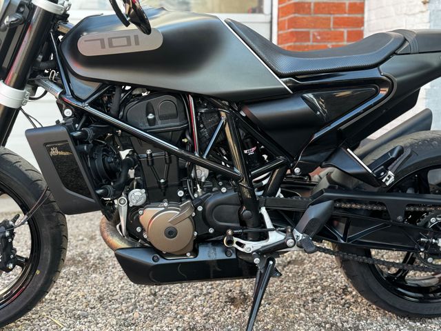 husqvarna - svartpilen-701