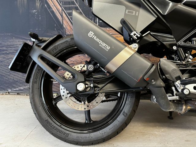 husqvarna - svartpilen-701