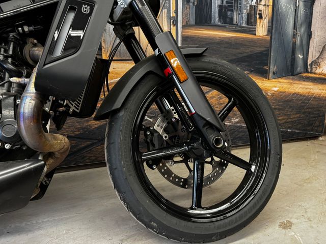 husqvarna - svartpilen-701