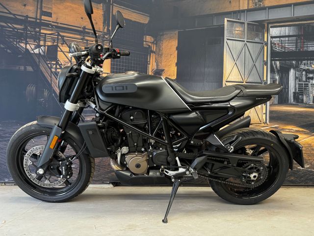 husqvarna - svartpilen-701