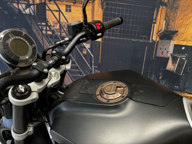 husqvarna - svartpilen-701