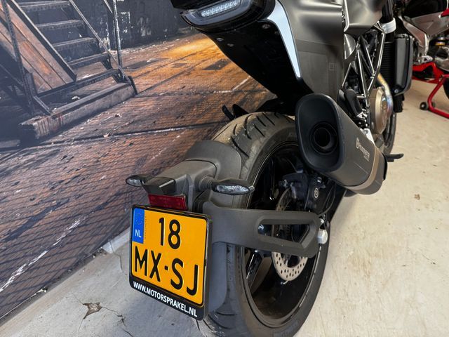 husqvarna - svartpilen-701