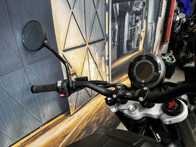 husqvarna - svartpilen-701