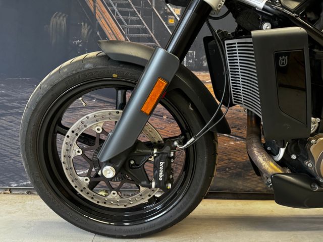husqvarna - svartpilen-701