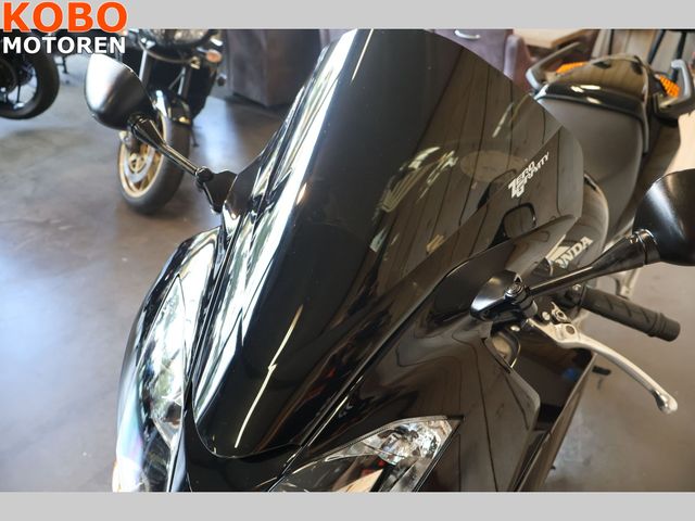 honda - vfr-800-fi-vtec