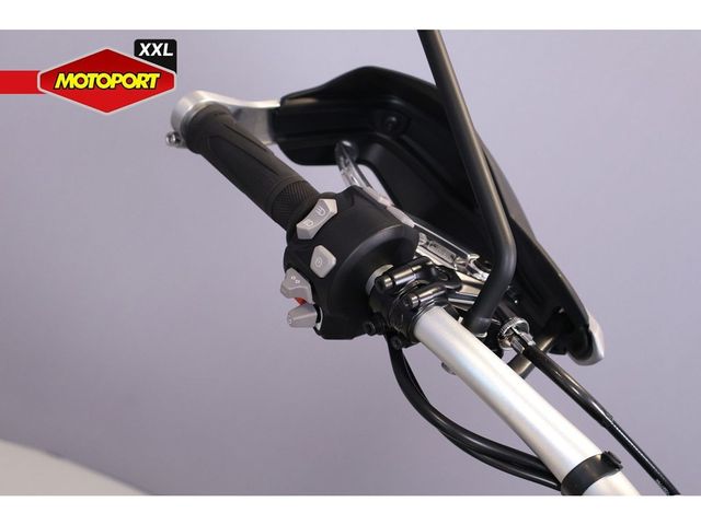 triumph - scrambler-1200-xe