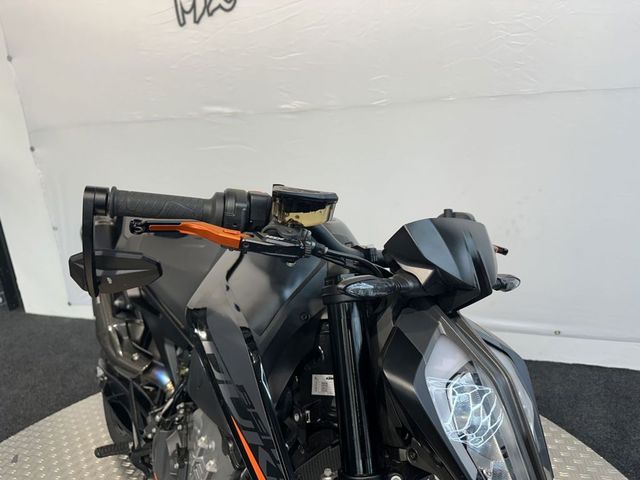 ktm - 890-duke