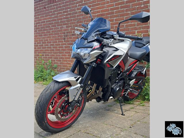 kawasaki - z900