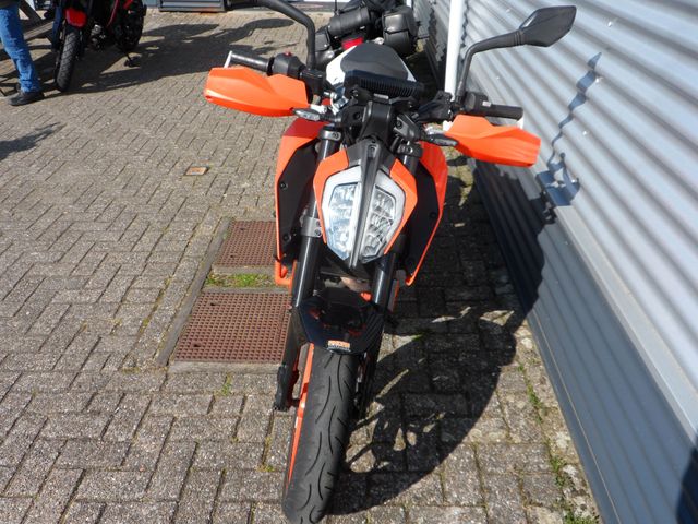 ktm - 390-duke