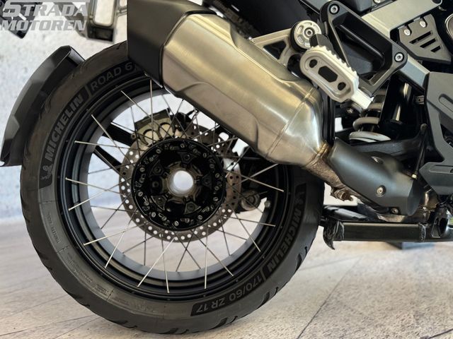 bmw - r-1300-gs-adventure-triple-black