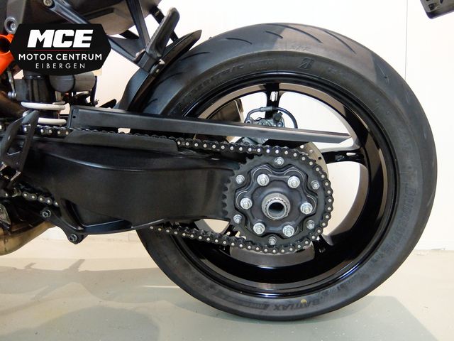 ktm - 1290-super-duke-r