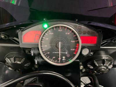 YAMAHA YZF R6 – foto 2