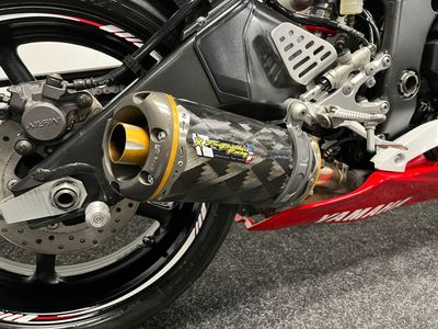 YAMAHA YZF R6 – foto 3