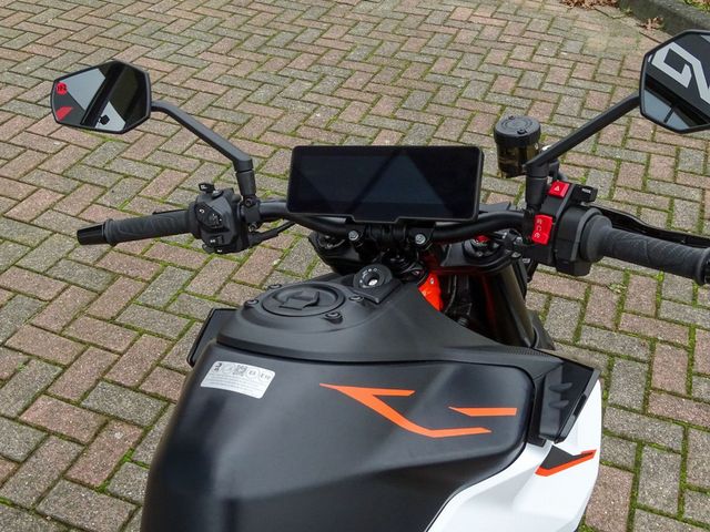 ktm - 990-duke-r