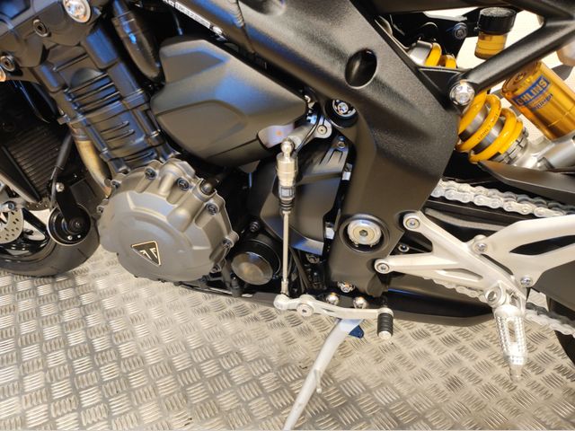 triumph - speed-triple-1200-rs