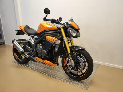 TRIUMPH SPEED TRIPLE 1200 RS – foto 2