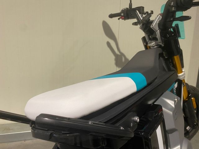 bmw - ce-02