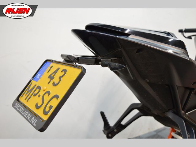 ktm - 1290-super-duke-r