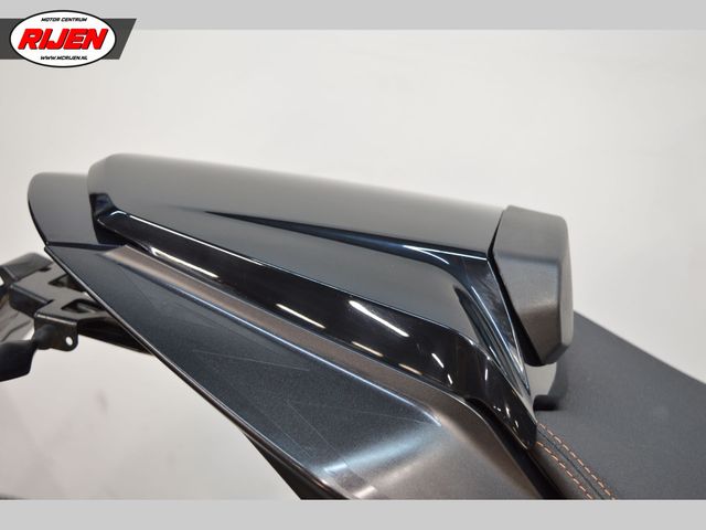 ktm - 1290-super-duke-r