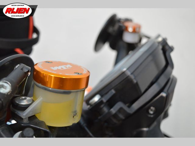 ktm - 1290-super-duke-r