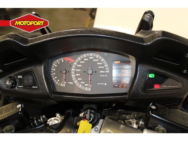 honda - st-1300-pan-european