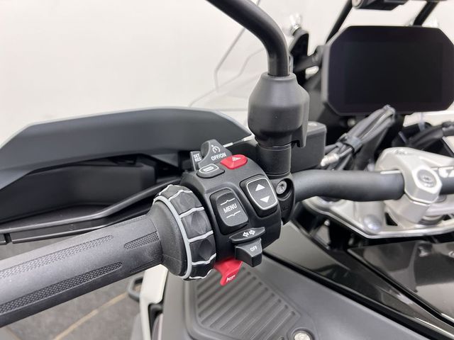 bmw - r-1300-gs-adventure-triple-black