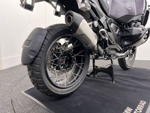 bmw - r-1300-gs-adventure-triple-black