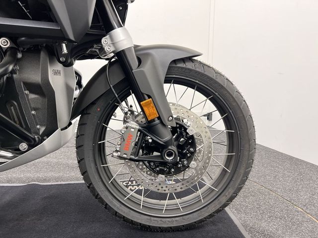 bmw - r-1300-gs-adventure-triple-black