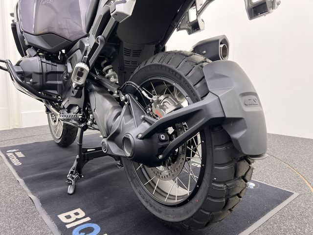 bmw - r-1300-gs-adventure-triple-black