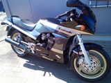 KAWASAKI GPZ 900 R