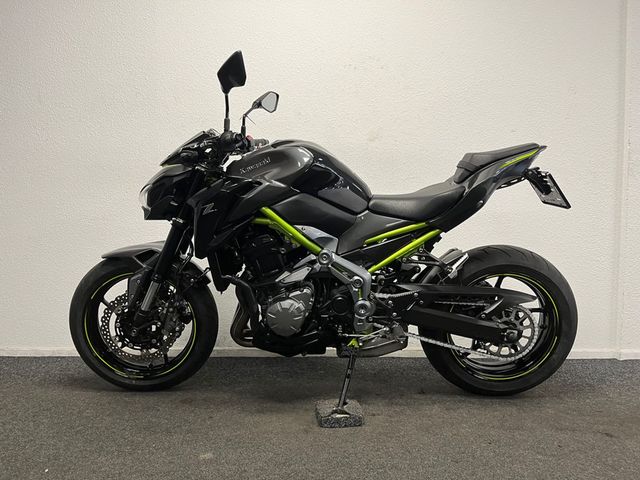 kawasaki - z900