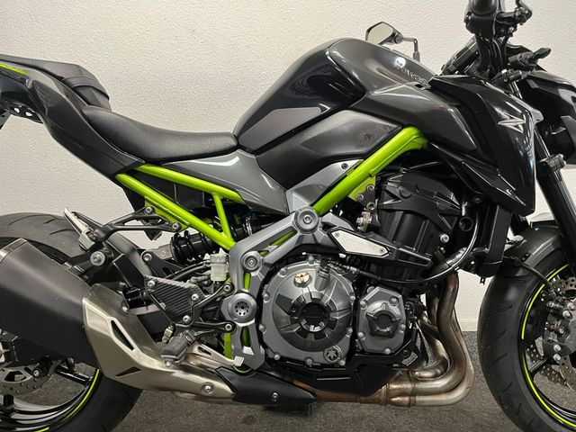 kawasaki - z900