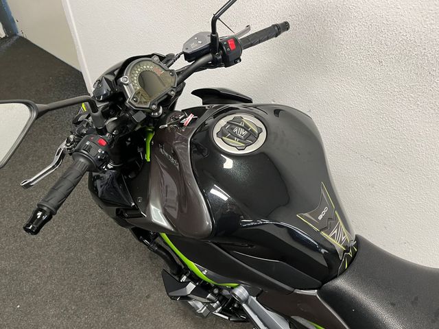 kawasaki - z900