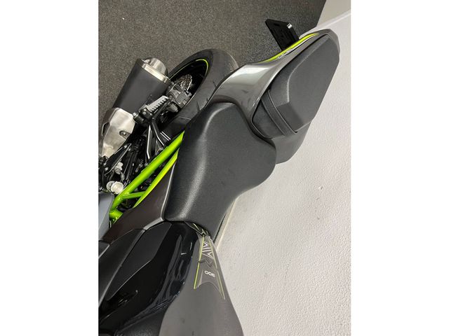 kawasaki - z900