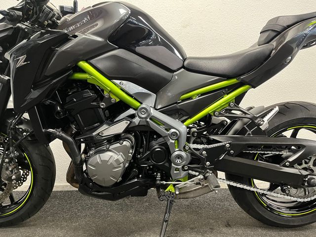 kawasaki - z900