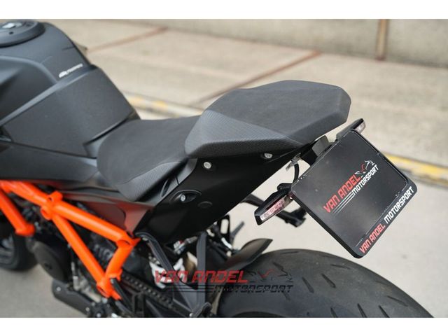 ktm - 1390-super-duke-r-evo