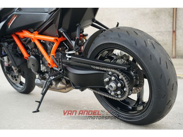 ktm - 1390-super-duke-r-evo