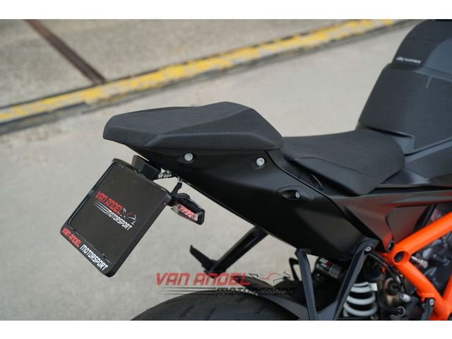 ktm - 1390-super-duke-r-evo