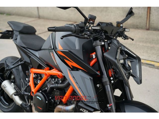 ktm - 1390-super-duke-r-evo