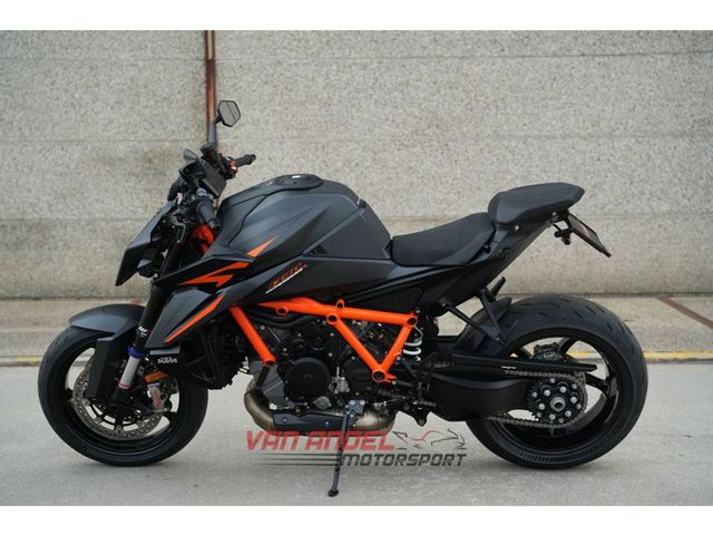 ktm - 1390-super-duke-r-evo