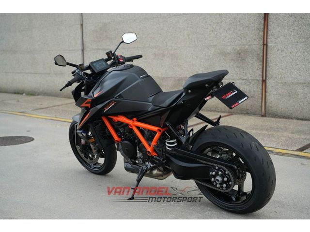 ktm - 1390-super-duke-r-evo