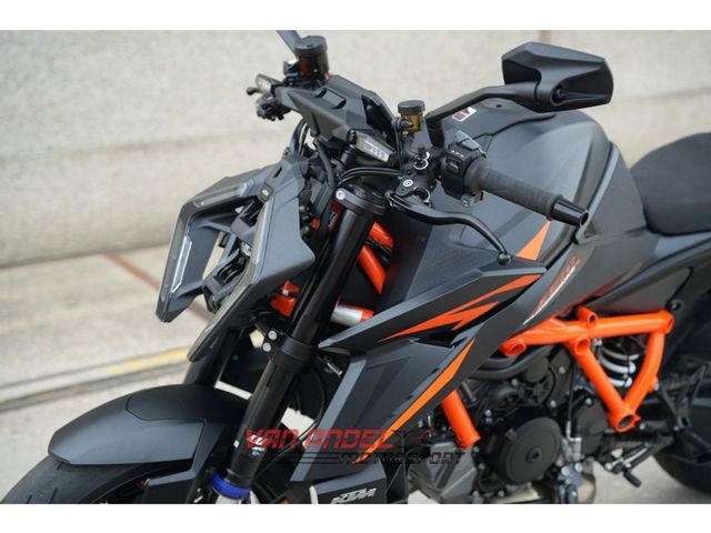 ktm - 1390-super-duke-r-evo