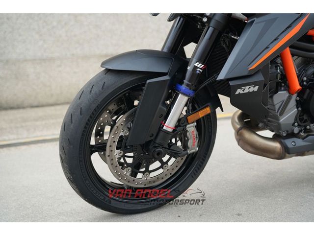 ktm - 1390-super-duke-r-evo