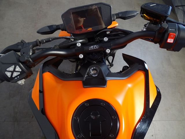 ktm - 890-duke