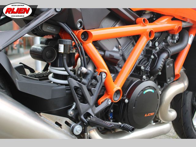 ktm - 1390-super-duke-r