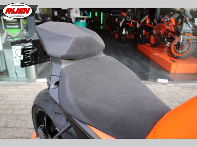 ktm - 1390-super-duke-r