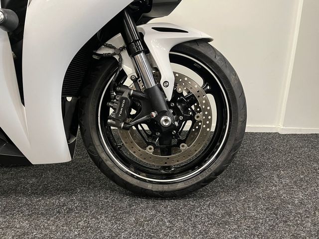 honda - cbr-1000-rr-fireblade