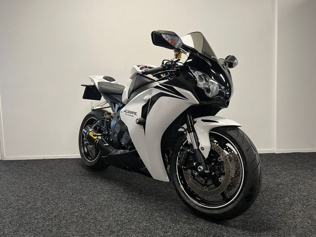 honda - cbr-1000-rr-fireblade