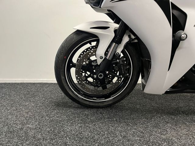 honda - cbr-1000-rr-fireblade